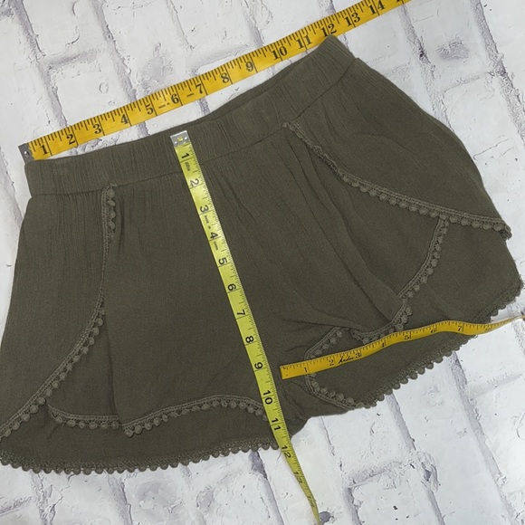 Ambiance Boho Festival Shorts Pompom Trim Olive Green Gauzy Rayon Overlapping - Picture 10 of 10